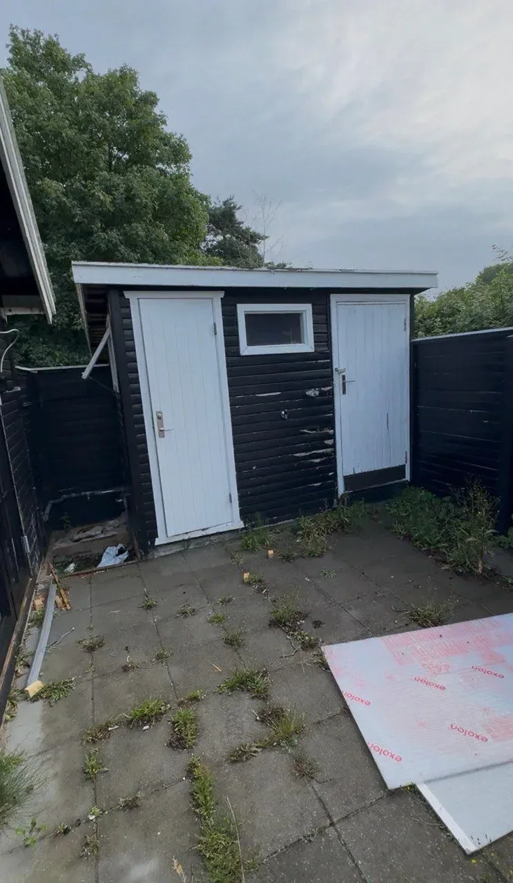 Før: nedrivning af skur